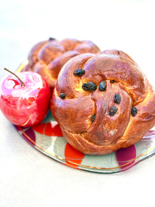 Round Raisin Cinnamon Challah